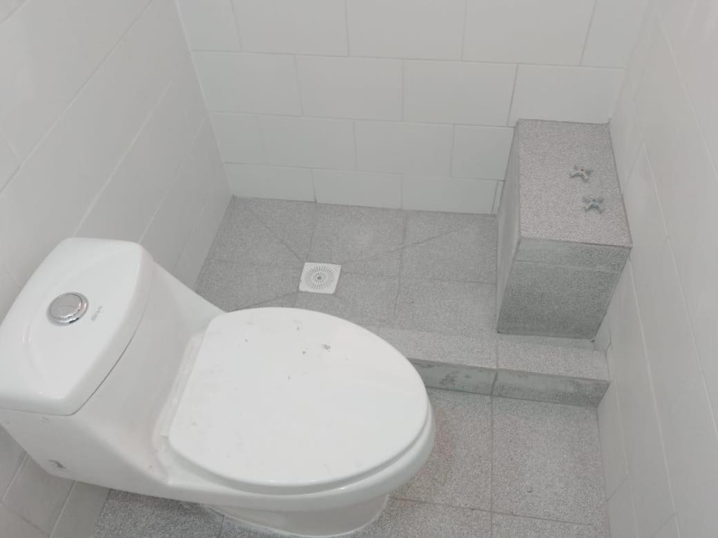 Sencilla, Con Amplio Patio. A Pasos De Todo Casa de férias *